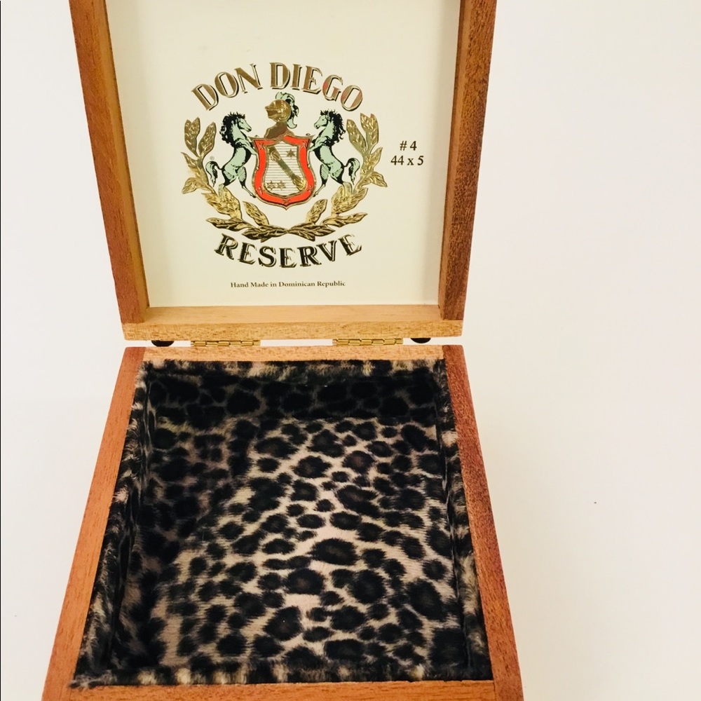 Handmade Cigar Storage Box - Picture 4 of 5